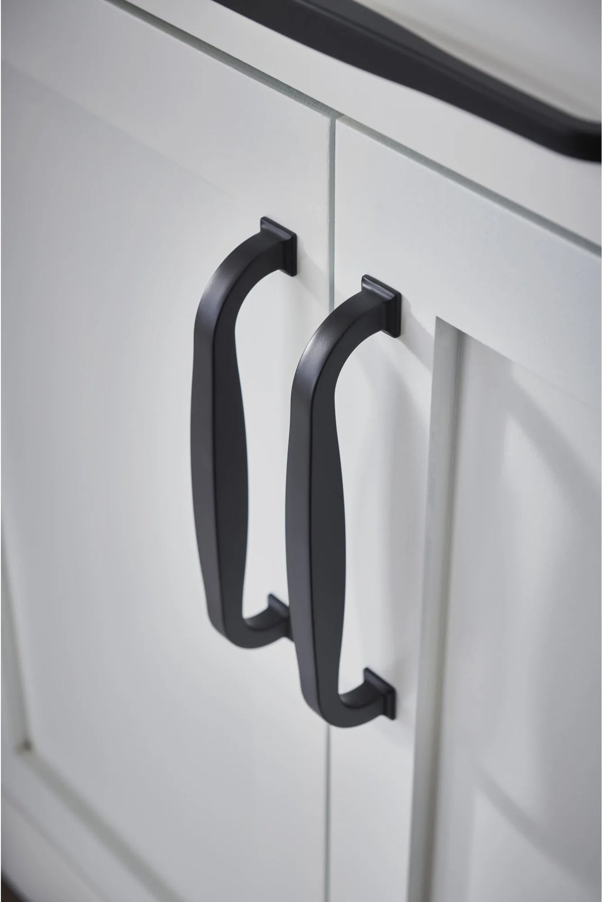 Transcend Contour Pull 3 3/4 Inch Flat Black TK722BLK